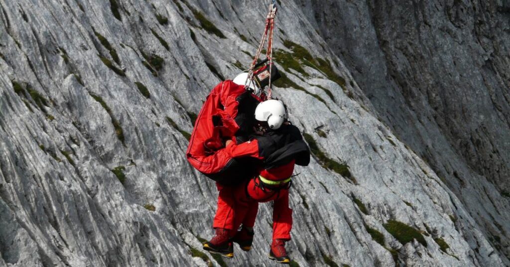 two man climbing with koromount rope